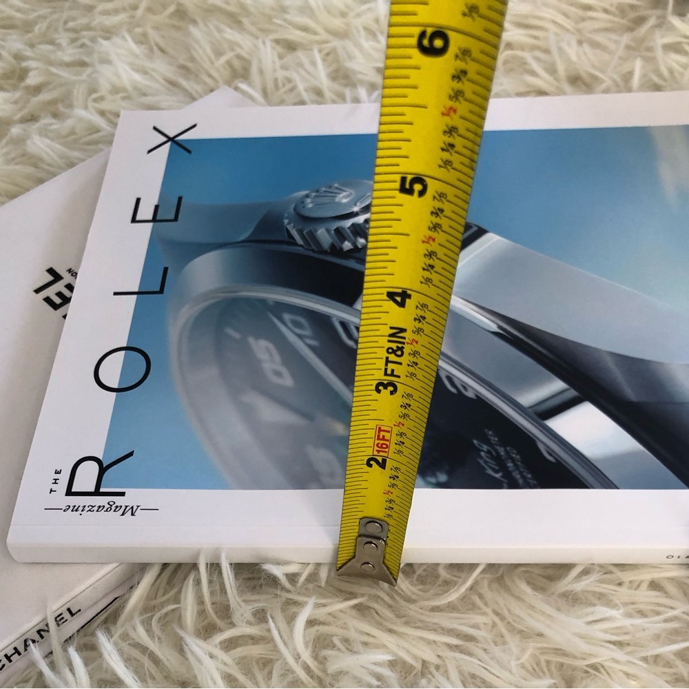 Rolex Table Book - Picture 5 of 8
